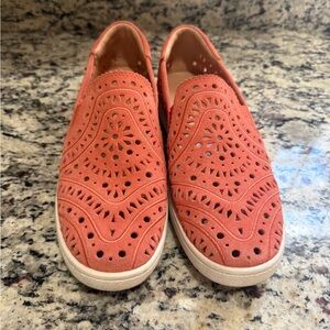 Ugg Cas Perf Slip on sneakers women’s 9